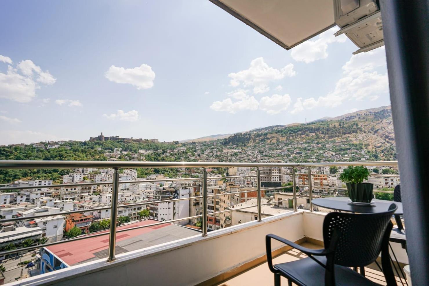 View City Apartments Гирокастра Экстерьер фото